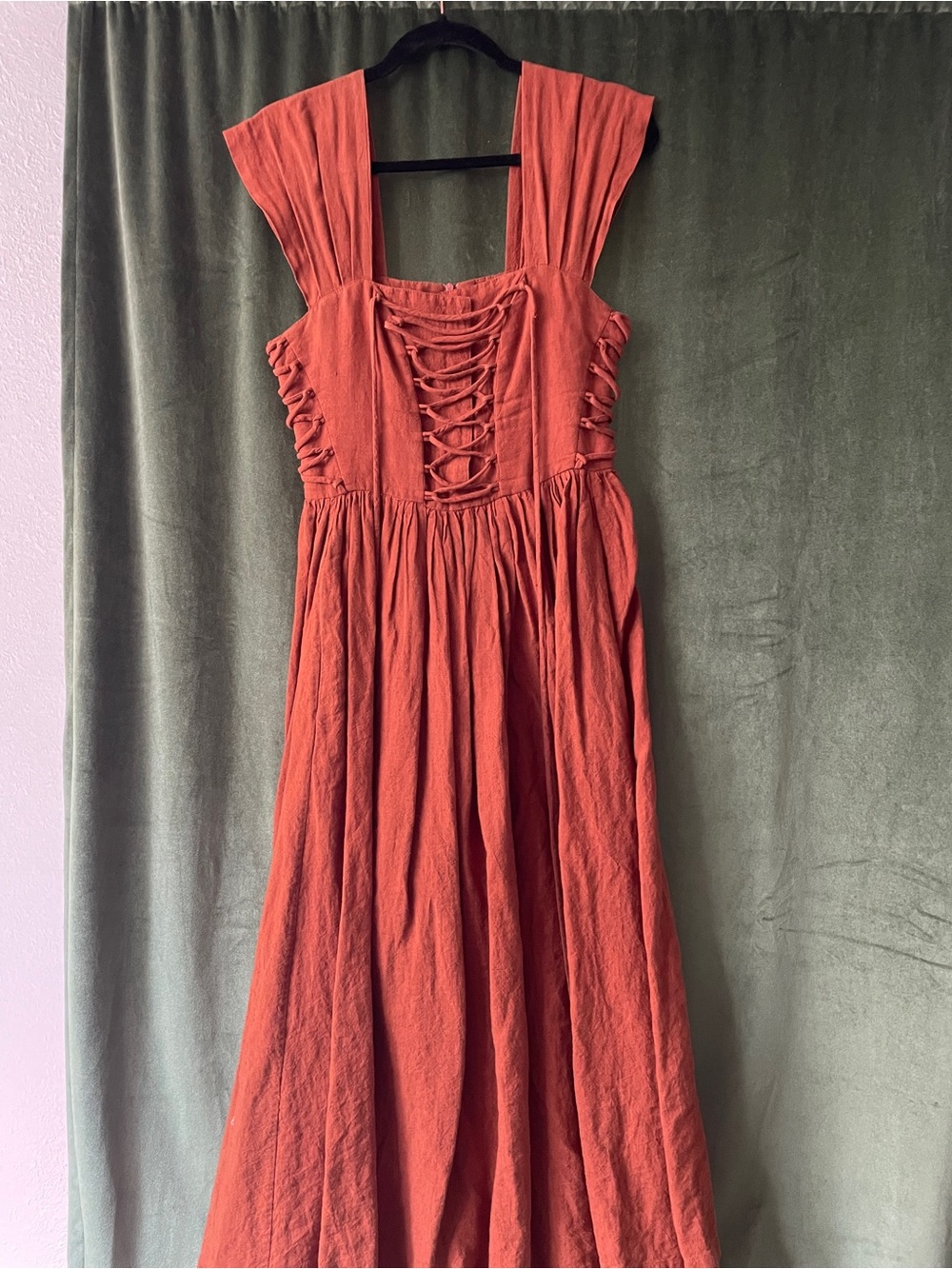 Linennaive YLANG rust linen dress.